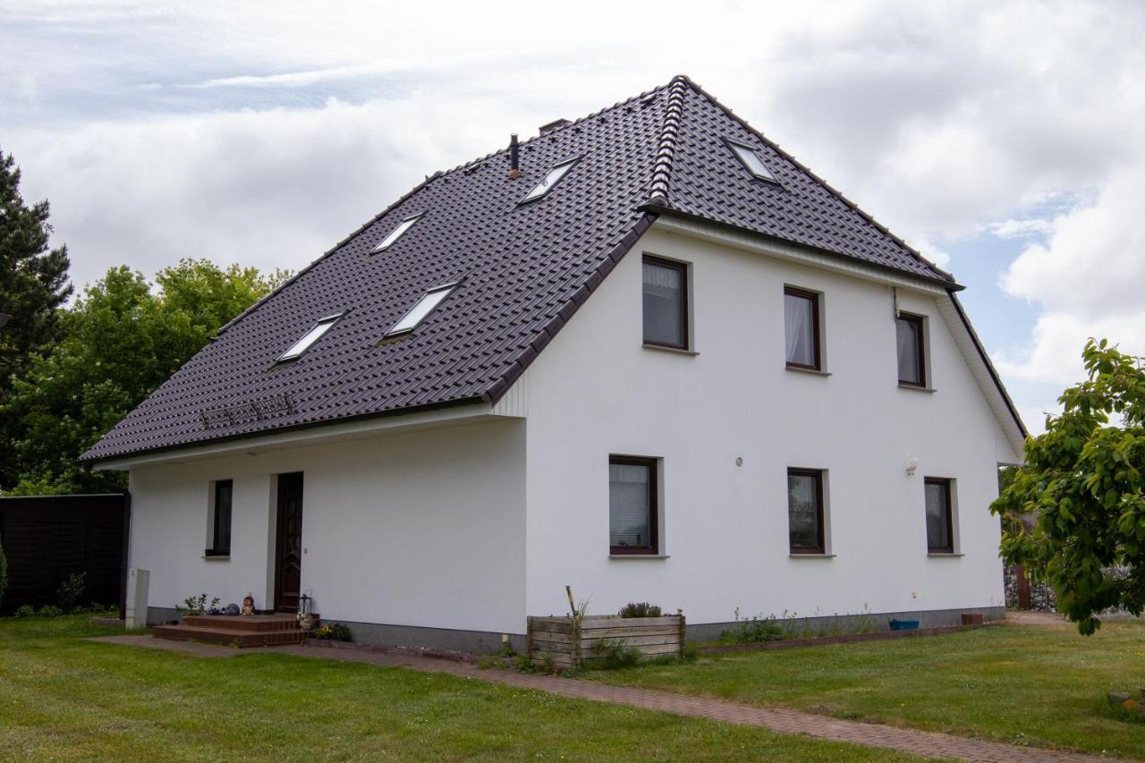 Urlaubs-Appartement Am Dorfrand ويك المظهر الخارجي الصورة