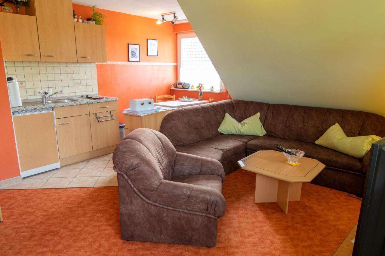 Urlaubs-Appartement Am Dorfrand ويك المظهر الخارجي الصورة