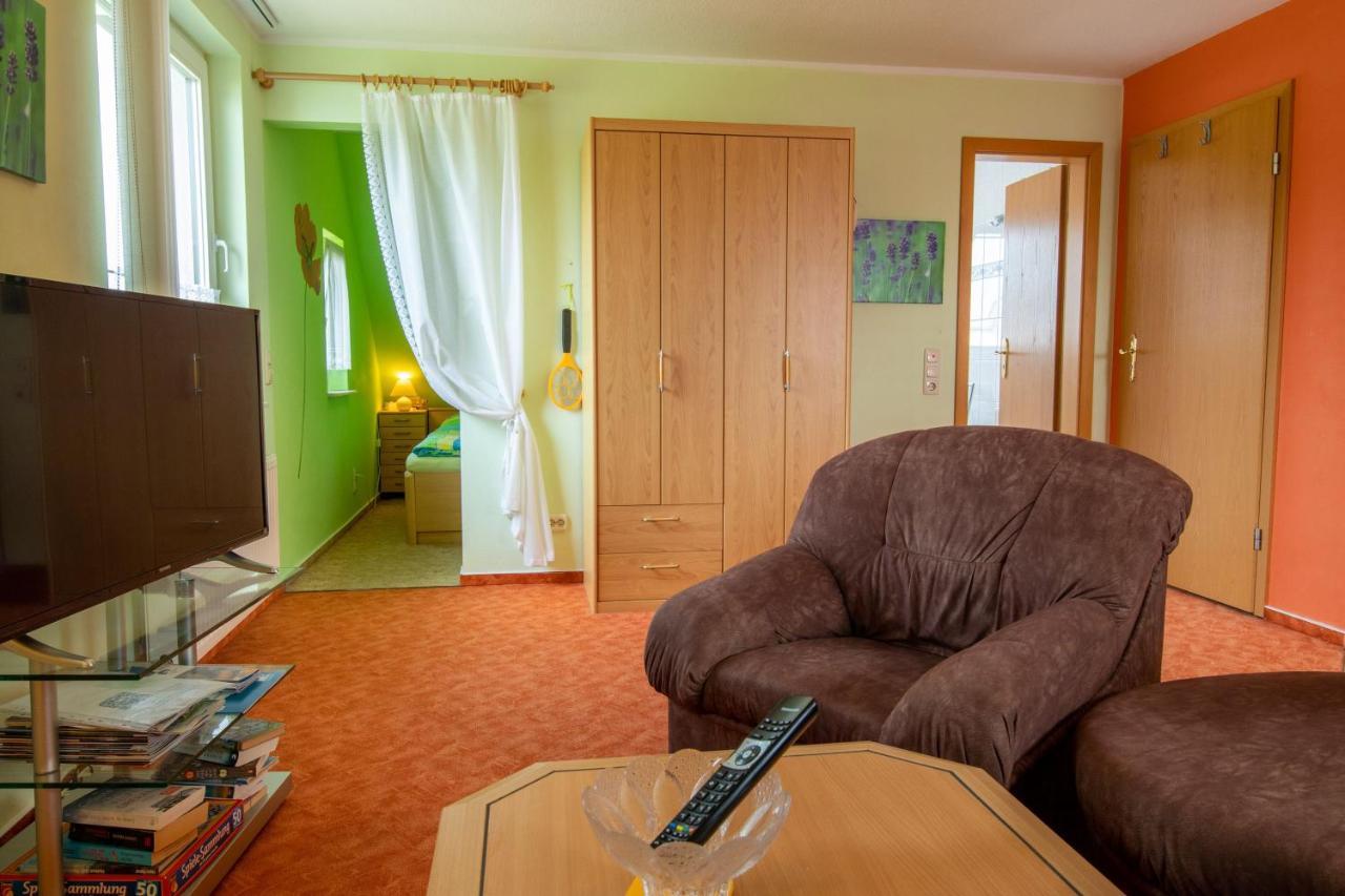 Urlaubs-Appartement Am Dorfrand ويك المظهر الخارجي الصورة